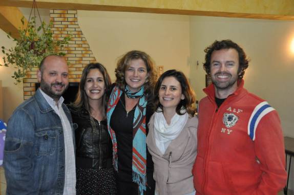 Com a Laura e o Rafa e a Val e o Fernando, na festa de aniversário, em Curitiba.